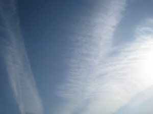 飛行機雲? or いわし雲?