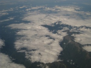 雲を隔てる南アルプス