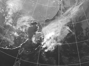 白く輝く積乱雲 (気象庁HP 赤外衛星 04:00)
