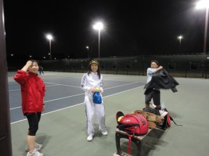 夜はテニス