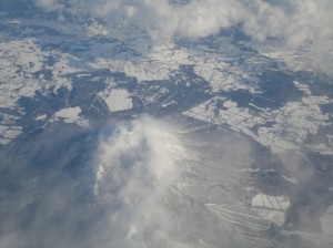 雪に覆われる東北地方 (岩手山上空から)