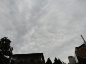 不気味な雲 (東京・溜池山王)