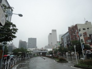 外はひたすら雨、雨、雨 (東京田町)