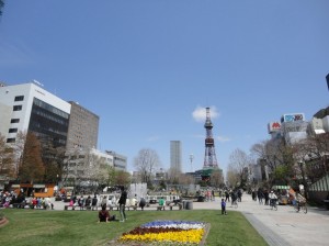爽やかな春の風 (札幌大通公園)