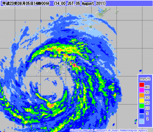 台風の目に近接 (気象庁HP レーダー　14:00)