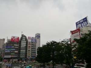 突然の雨 (東京五反田駅前)