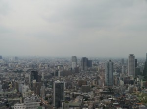 どんより下り坂 (新宿オペラシティタワー)