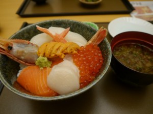 函館で海鮮丼