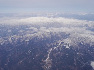冬山ともお別れ (福井県勝山市上空)