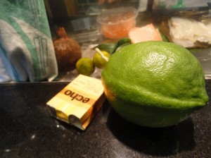 巨大なレモンが採れました