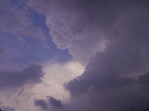 前線通過時の積乱雲 (横浜市内)