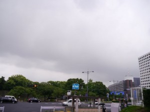 午後から雨 (気象庁前)