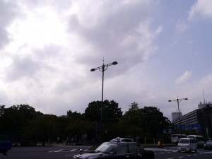 雲が多め (東京大手町)