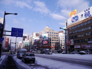 凍った路面に注意 (札幌すすきの)