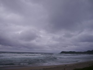 北風に変わり荒れ模様の日本海